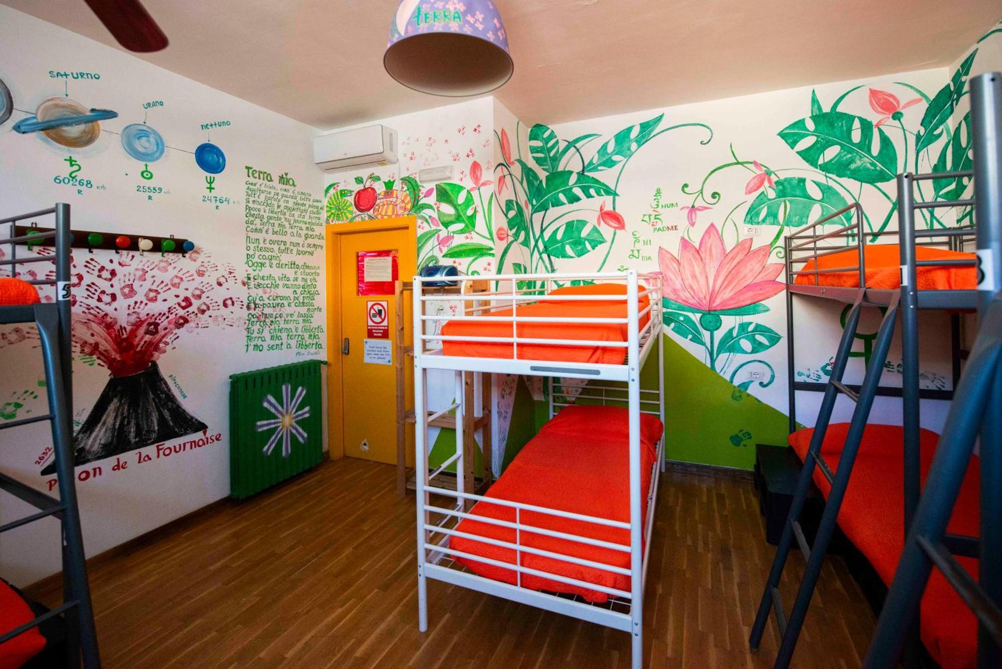 Eco Hostel Floreale Ercolano Bagian luar foto